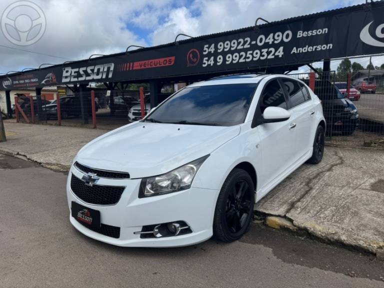 CHEVROLET - CRUZE 1.8 LTZ 16V FLEX 4P AUTOMÁTICO - 2013/2014 - BRANCA - R$ 72.900,00