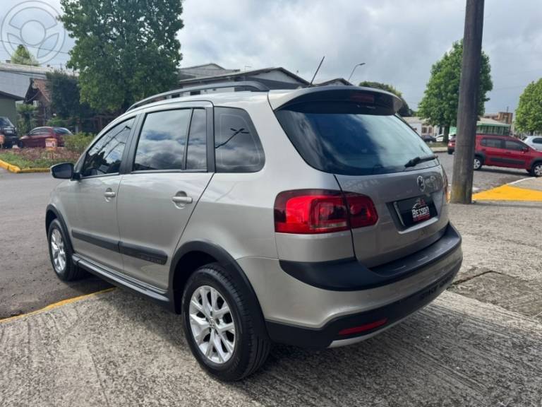 VOLKSWAGEN - SPACE CROSS 1.6 MI 8V FLEX 4P MANUAL - 2013/2014 - PRATA - R$ 56.900,00