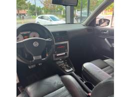VOLKSWAGEN - GOLF 2.0 MI SPORTLINE LIMITED EDITION 8V FLEX 4P AUTOMÁTICO - 2013/2014 - BRANCA - R$ 67.900,00