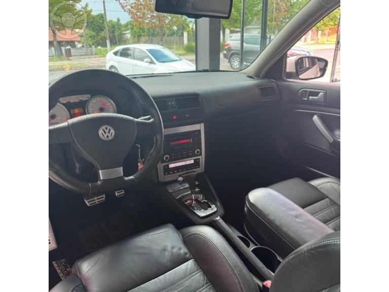 VOLKSWAGEN - GOLF 2.0 MI SPORTLINE LIMITED EDITION 8V FLEX 4P AUTOMÁTICO - 2013/2014 - BRANCA - R$ 67.900,00