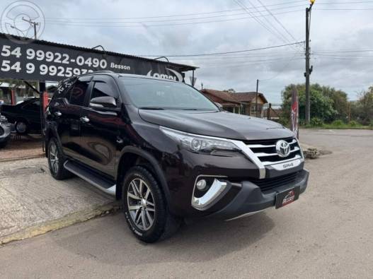 TOYOTA - HILUX SW4 2.8 SRX 4X4 16V TURBO INTERCOOLER DIESEL 4P AUTOMÁTICO - 2016/2016 - MARROM - R$ 217.900,00