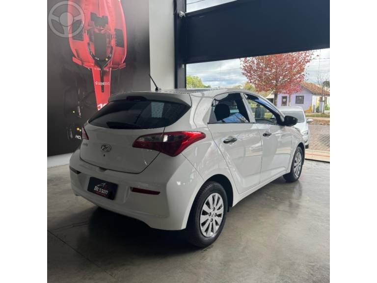 HYUNDAI - HB20 1.0 COMFORT 12V FLEX 4P MANUAL - 2016/2017 - BRANCA - R$ 53.900,00