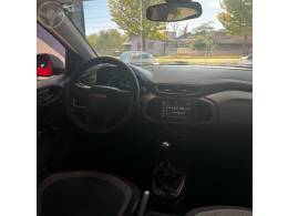 CHEVROLET - ONIX 1.0 MPFI LS 8V FLEX 4P MANUAL - 2015/2016 - VERMELHA - R$ 49.900,00