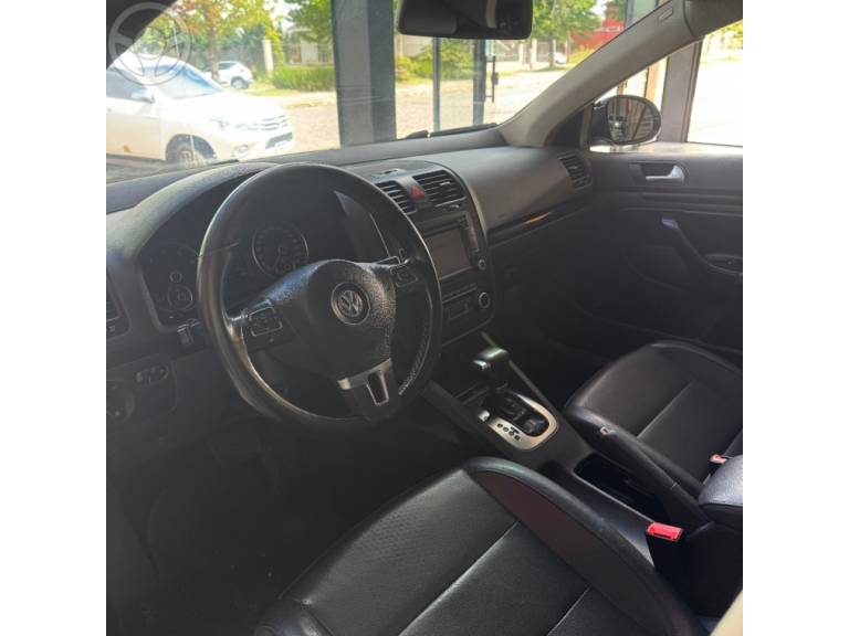VOLKSWAGEN - JETTA 2.5 I 20V 4P TIPTRONIC - 2010/2010 - PRETA - R$ 45.900,00