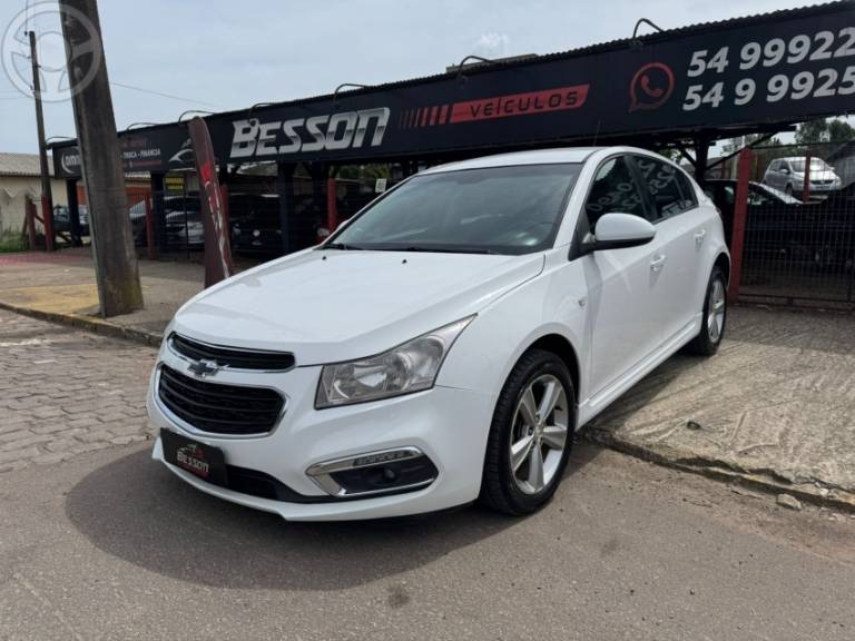 CHEVROLET - CRUZE 1.8 LT SPORT6 16V FLEX 4P MANUAL - 2015/2015 - BRANCA - R$ 68.900,00