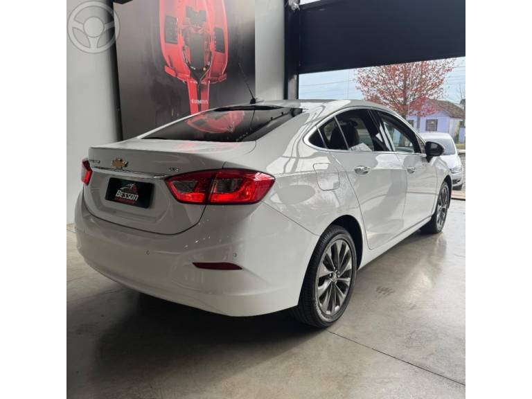 CHEVROLET - CRUZE 1.4 TURBO LTZ 16V FLEX 4P AUTOMÁTICO - 2017/2018 - BRANCA - R$ 94.900,00