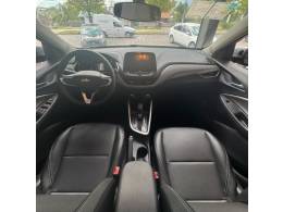 CHEVROLET - ONIX 1.0 PLUS 12V TURBO 4P AUTOMÁTICO - 2023/2024 - PRATA - R$ 125.000,00