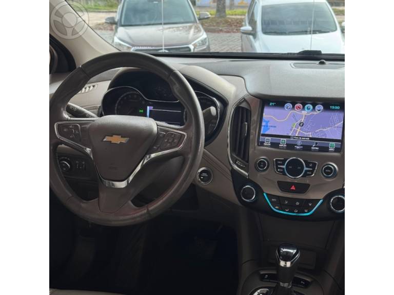 CHEVROLET - CRUZE 1.4 TURBO LTZ 16V FLEX 4P AUTOMÁTICO - 2017/2018 - BRANCA - R$ 94.900,00