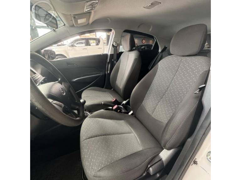 HYUNDAI - HB20 1.0 COMFORT 12V FLEX 4P MANUAL - 2016/2017 - BRANCA - R$ 53.900,00