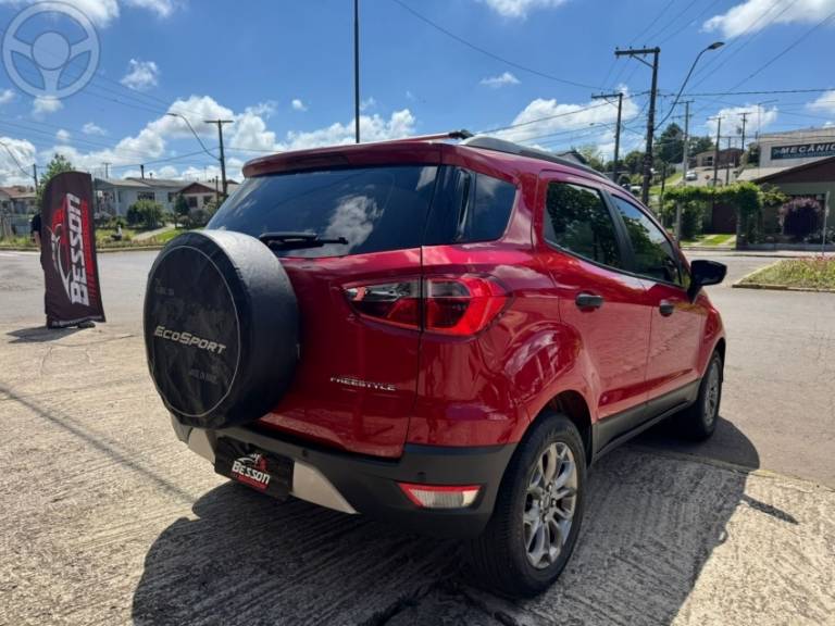 FORD - ECOSPORT 1.6 FREESTYLE 16V FLEX 4P MANUAL - 2013/2014 - VERMELHA - R$ 58.900,00