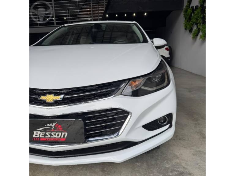 CHEVROLET - CRUZE 1.4 TURBO LTZ 16V FLEX 4P AUTOMÁTICO - 2017/2018 - BRANCA - R$ 94.900,00