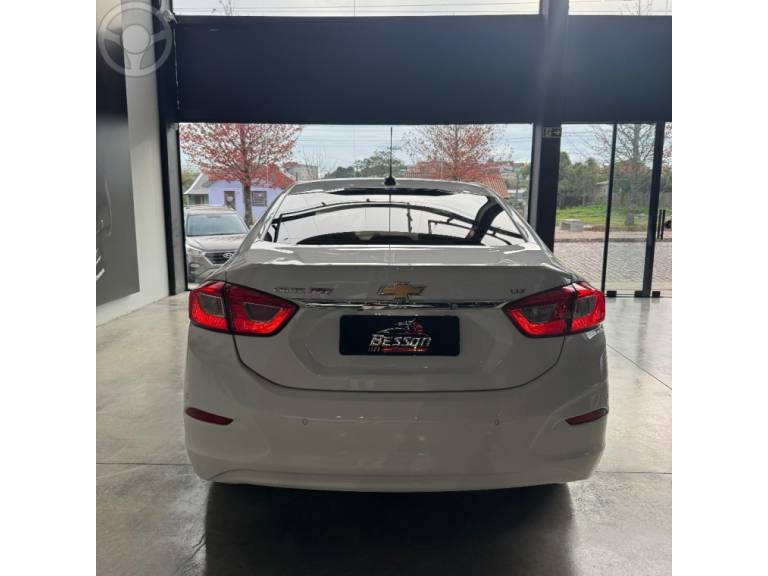 CHEVROLET - CRUZE 1.4 TURBO LTZ 16V FLEX 4P AUTOMÁTICO - 2017/2018 - BRANCA - R$ 94.900,00
