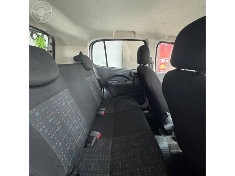 FIAT - UNO 1.0 EVO VIVACE 8V FLEX 4P MANUAL - 2013/2014 - PRATA - R$ 35.900,00