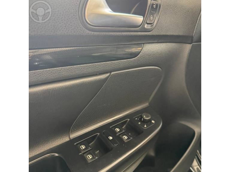 VOLKSWAGEN - JETTA 2.5 I 20V 4P TIPTRONIC - 2010/2010 - PRETA - R$ 45.900,00