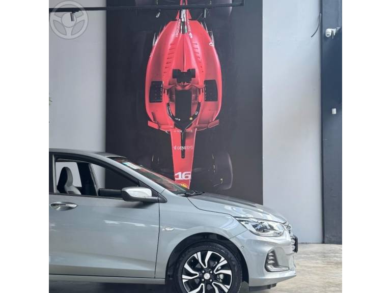 CHEVROLET - ONIX 1.0 PLUS 12V TURBO 4P AUTOMÁTICO - 2023/2024 - PRATA - R$ 125.000,00