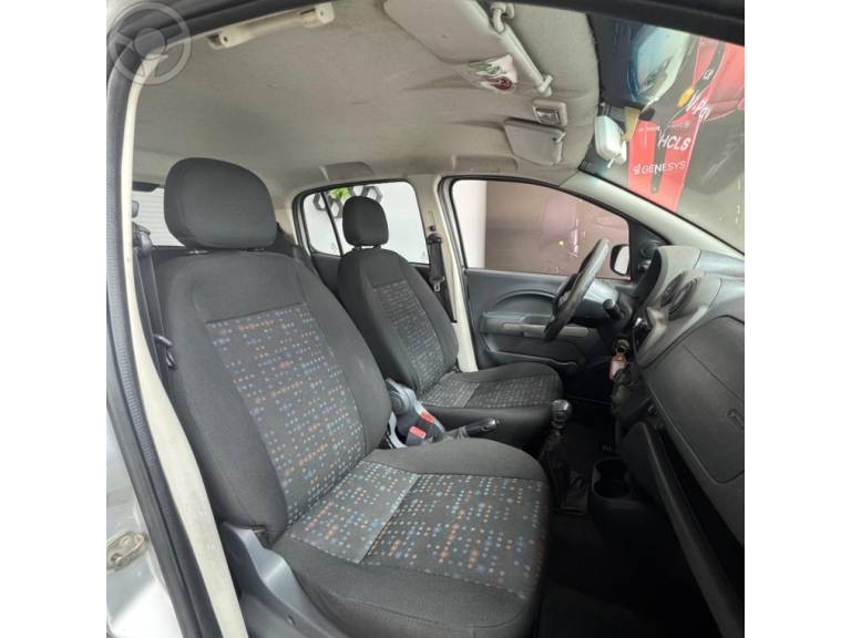 FIAT - UNO 1.0 EVO VIVACE 8V FLEX 4P MANUAL - 2013/2014 - PRATA - R$ 35.900,00