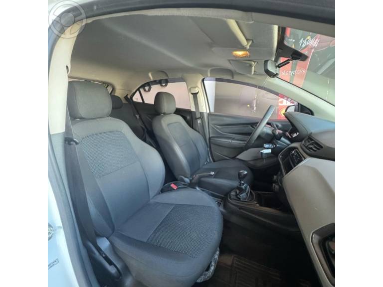 CHEVROLET - ONIX 1.0 MPFI JOY 8V FLEX 4P MANUAL - 2018/2018 - BRANCA - R$ 51.900,00