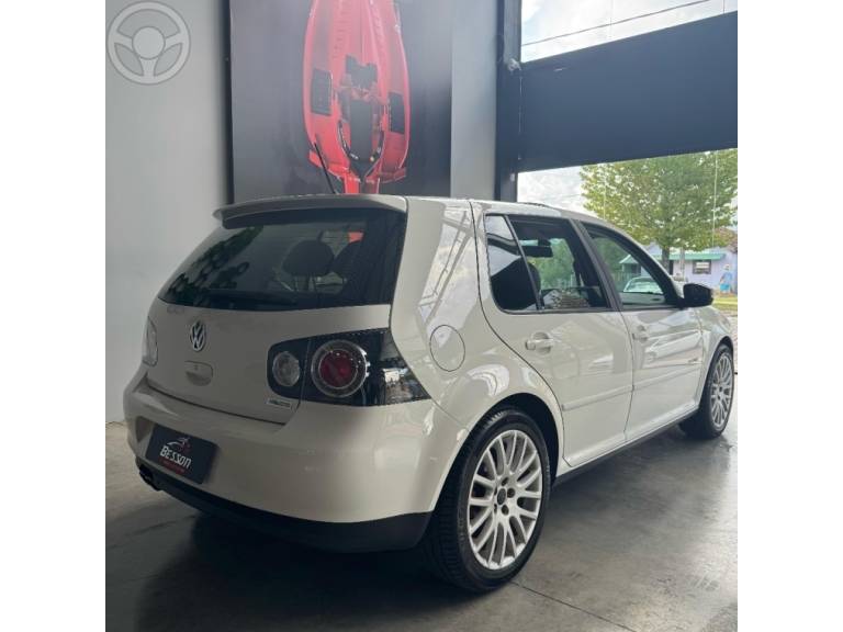 VOLKSWAGEN - GOLF 2.0 MI SPORTLINE LIMITED EDITION 8V FLEX 4P AUTOMÁTICO - 2013/2014 - BRANCA - R$ 67.900,00