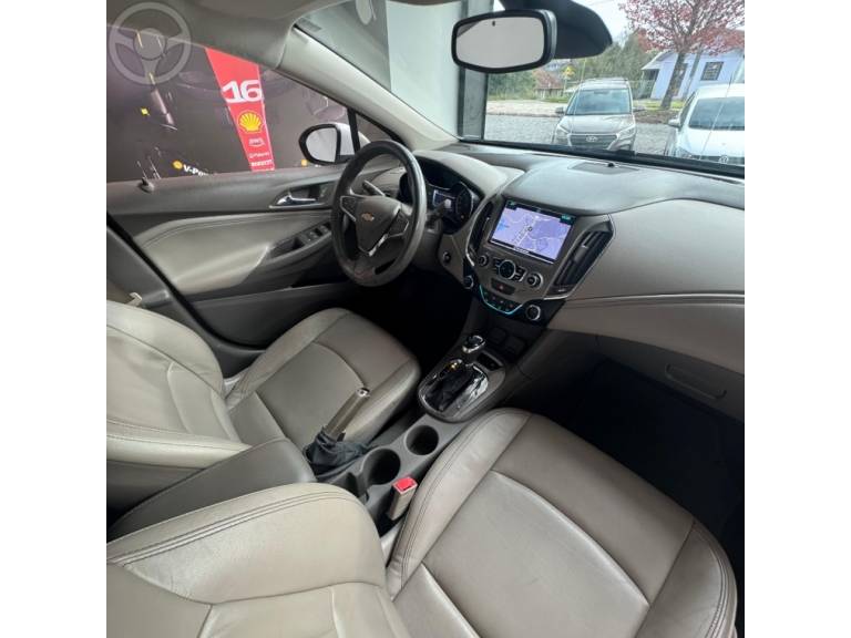 CHEVROLET - CRUZE 1.4 TURBO LTZ 16V FLEX 4P AUTOMÁTICO - 2017/2018 - BRANCA - R$ 94.900,00