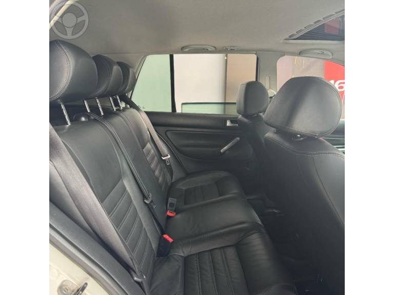VOLKSWAGEN - GOLF 2.0 MI SPORTLINE LIMITED EDITION 8V FLEX 4P AUTOMÁTICO - 2013/2014 - BRANCA - R$ 67.900,00