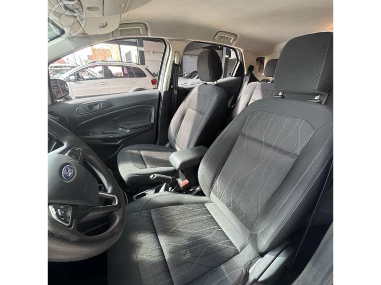 FORD - ECOSPORT 1.5 TIVCT FLEX SE MANUAL - 2019/2020 - BRANCA - R$ 82.900,00
