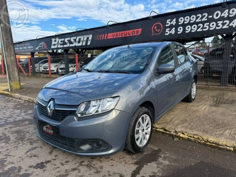 RENAULT - LOGAN 1.6 EXPRESSION 8V HI-FLEX 4P MANUAL - 2016/2017 - CINZA - R$ 46.900,00