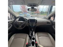 CHEVROLET - CRUZE 1.4 TURBO LTZ 16V FLEX 4P AUTOMÁTICO - 2017/2018 - BRANCA - R$ 94.900,00