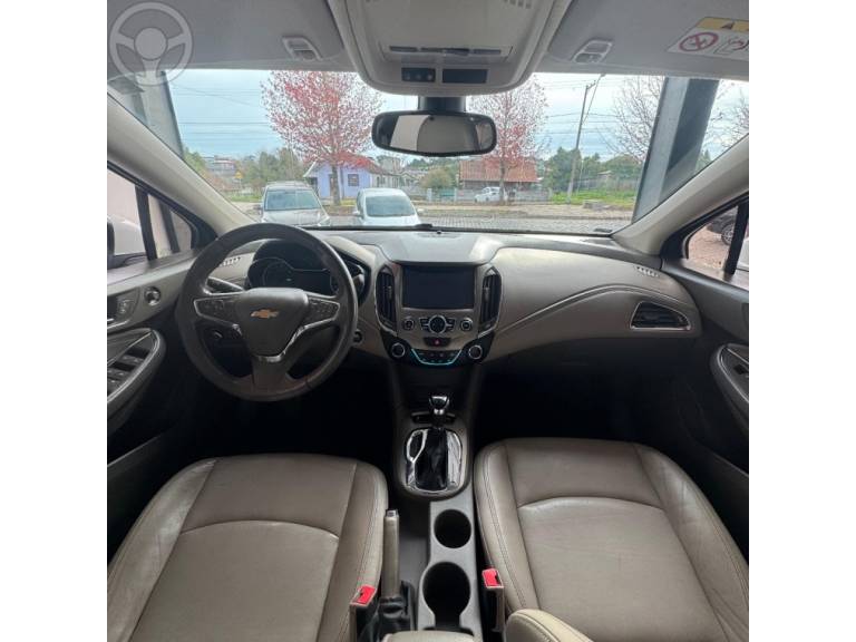 CHEVROLET - CRUZE 1.4 TURBO LTZ 16V FLEX 4P AUTOMÁTICO - 2017/2018 - BRANCA - R$ 94.900,00